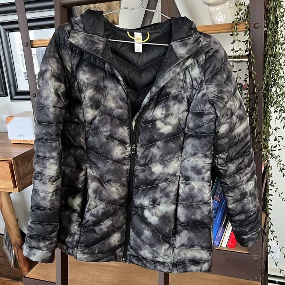 LOLE XS Packable Down Jacket with Hood. Excellent Condition
